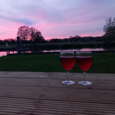 Safari Lodge 'Linge-Zicht' Tiel Buitenkant foto